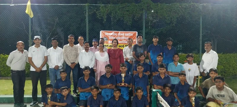 शालेय राज्य स्तरीय टेनिस प्रतियोगिता के लिए खेल परिसर के 15 खिलाड़ियों का चयन