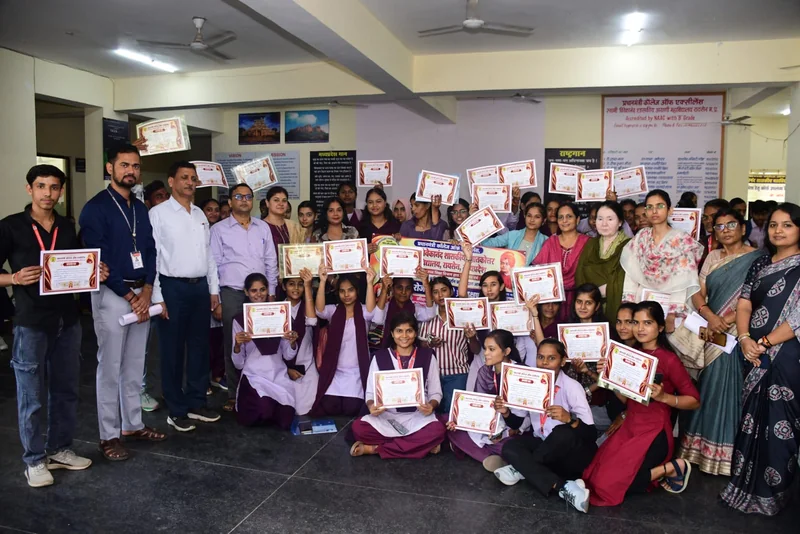 शास.महाविद्यालय रायसेन में कम्प्यूटर एवं ब्यूटीशयन प्रशिक्षण सम्पन्न