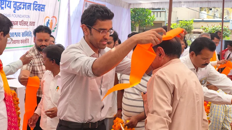 वृद्धजनों की देखरेख हम सबका सामाजिक एवं नैतिक दायित्व - कलेक्टर श्री सिद्धार्थ जैन